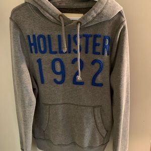 Men’s Hollister sweater